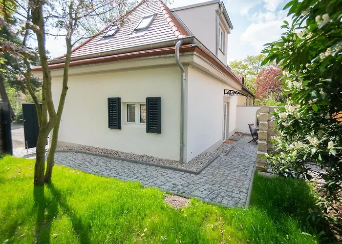 Privatsphaere Im Kutscherhaus Der Golding Dresden