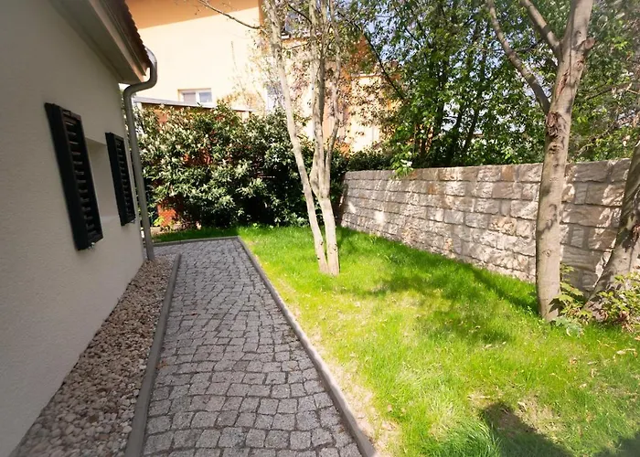 Daire Privatsphaere Im Kutscherhaus Der Golding Dresden