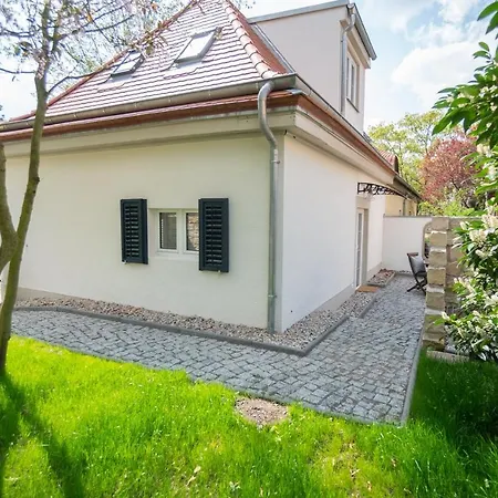 Privatsphaere Im Kutscherhaus Der Golding Dresden