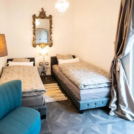 Privatsphaere Im Kutscherhaus Der Golding Apartment