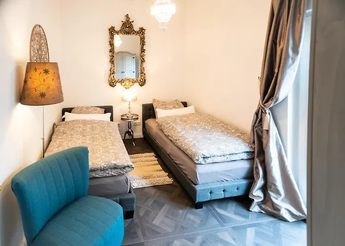 Privatsphaere Im Kutscherhaus Der Golding Apartament